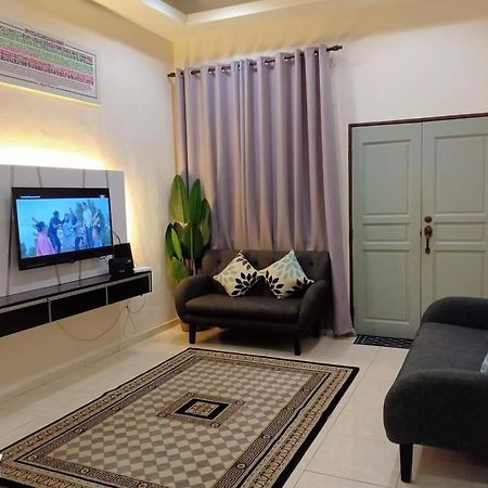 Melissa Homestay Merlimau エクステリア 写真