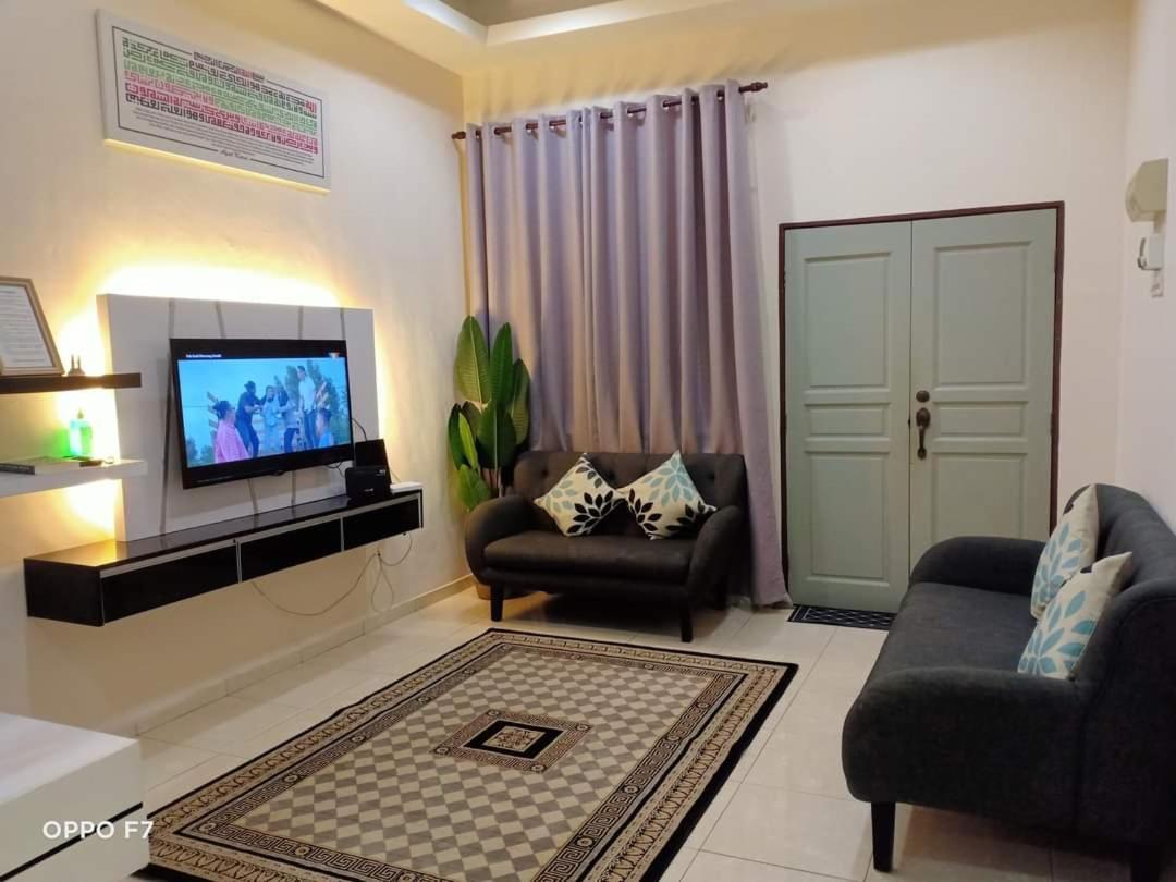 Melissa Homestay Merlimau エクステリア 写真